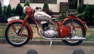 Jawa_52JW25L.jpg