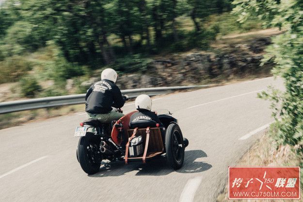sidecar-motorcycle-deus-yamaha-6-625x417.jpg